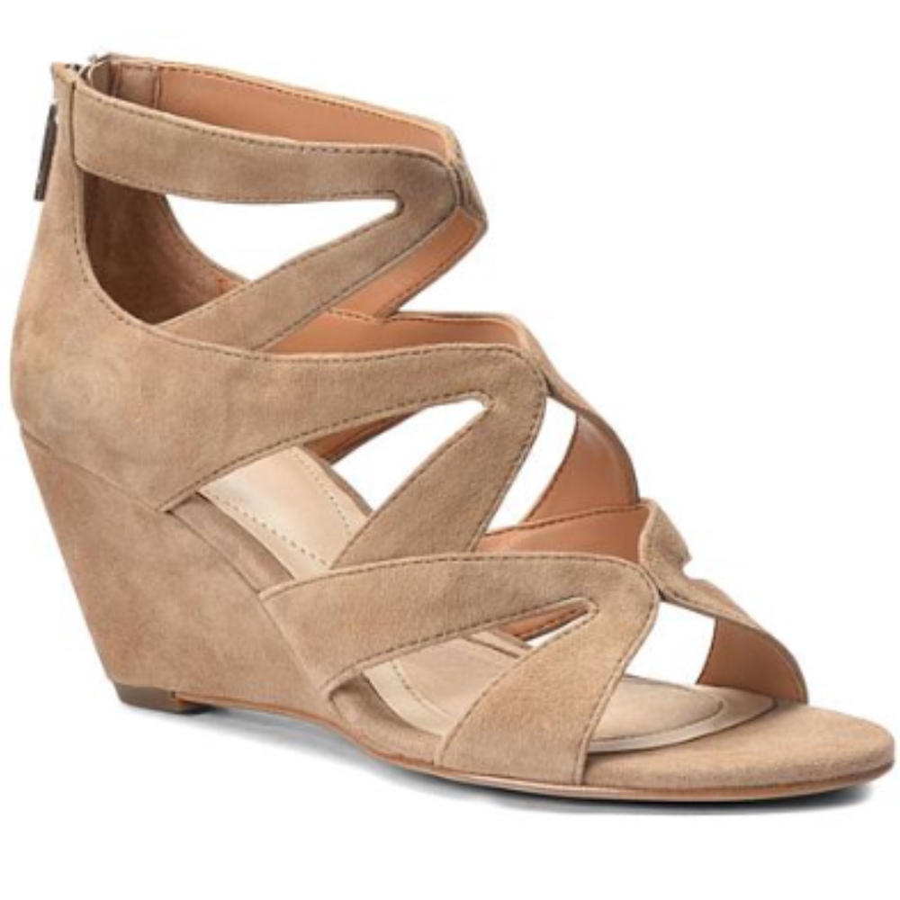 👡👡Anthropologie Isola sandals with wedge beige
